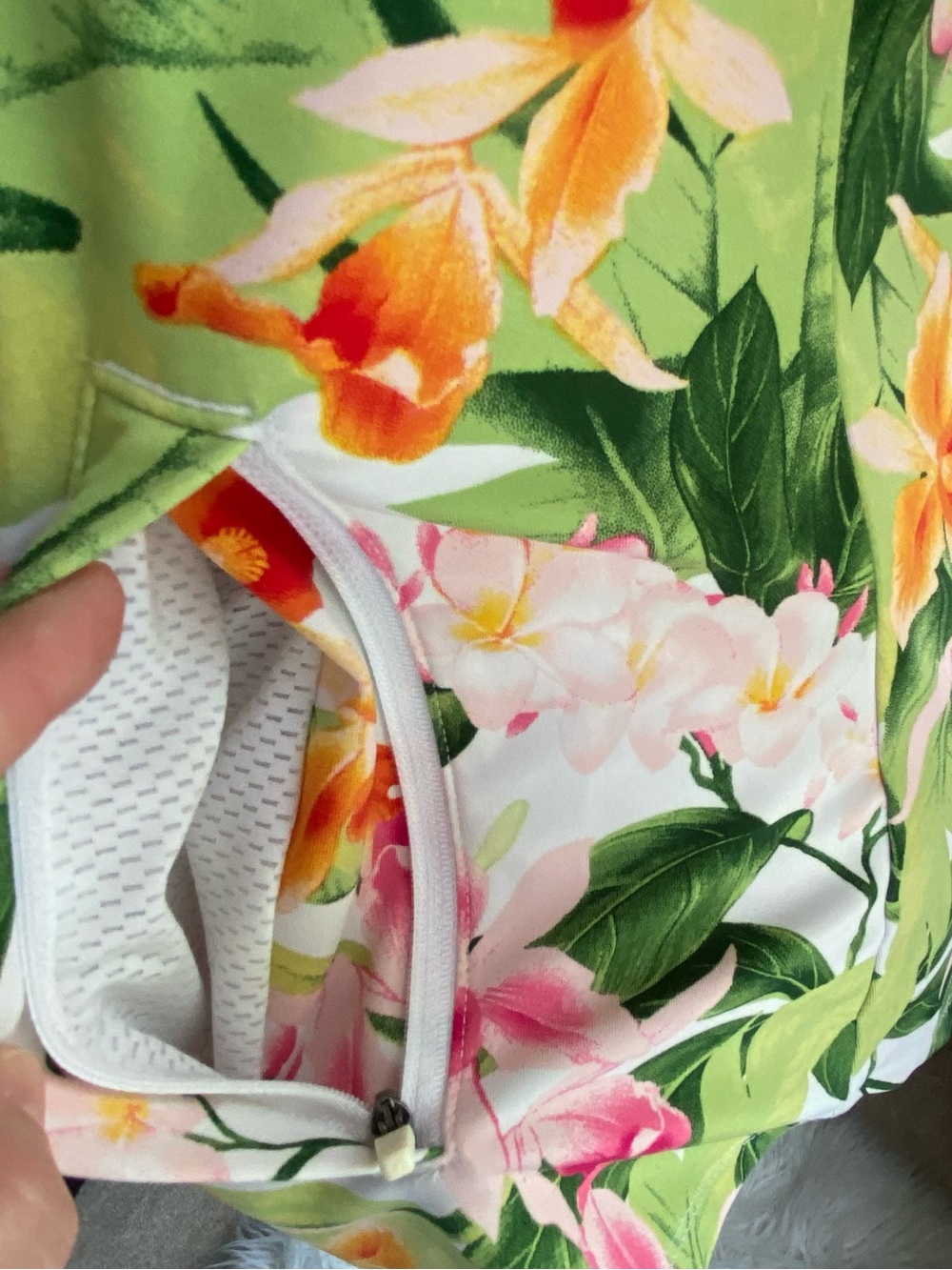 Tommy Bahama SPF 50 Active Floral Zip-Up Jacket in Pink Green & White Large NWOT - Picture 9 of 14